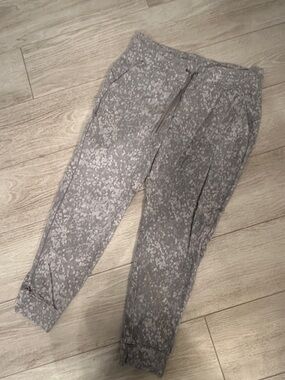 lululemon athletica Gray Printed Jogger Pants